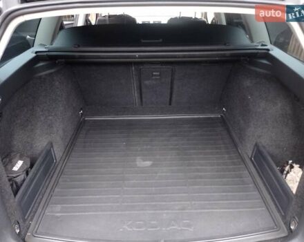 Черный Фольксваген Пассат, объемом двигателя 2 л и пробегом 320 тыс. км за 8100 $, фото 24 на Automoto.ua