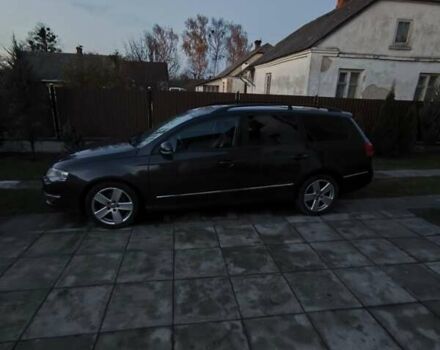 Чорний Фольксваген Пассат, об'ємом двигуна 2 л та пробігом 240 тис. км за 7300 $, фото 3 на Automoto.ua