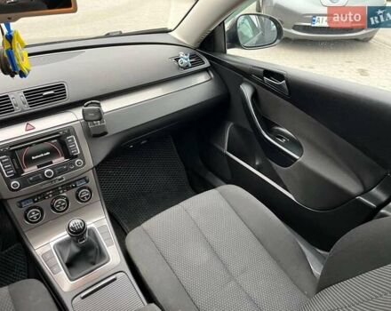 Черный Фольксваген Пассат, объемом двигателя 2 л и пробегом 366 тыс. км за 8290 $, фото 22 на Automoto.ua