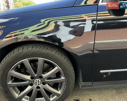 Черный Фольксваген Пассат, объемом двигателя 1.8 л и пробегом 302 тыс. км за 7950 $, фото 25 на Automoto.ua