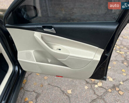 Черный Фольксваген Пассат, объемом двигателя 1.8 л и пробегом 245 тыс. км за 6999 $, фото 24 на Automoto.ua