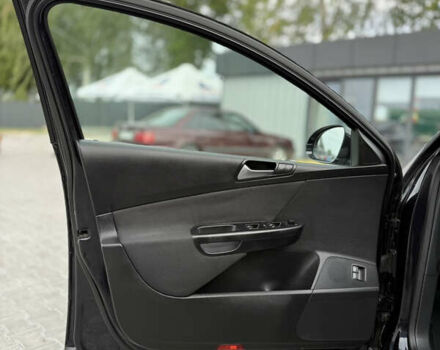 Черный Фольксваген Пассат, объемом двигателя 1.4 л и пробегом 246 тыс. км за 6400 $, фото 42 на Automoto.ua