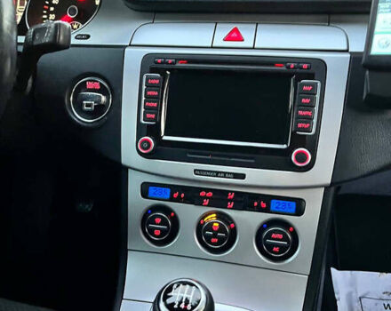 Черный Фольксваген Пассат, объемом двигателя 1.8 л и пробегом 225 тыс. км за 7350 $, фото 13 на Automoto.ua