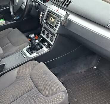 Черный Фольксваген Пассат, объемом двигателя 1.8 л и пробегом 280 тыс. км за 7000 $, фото 5 на Automoto.ua