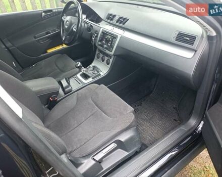 Черный Фольксваген Пассат, объемом двигателя 1.39 л и пробегом 250 тыс. км за 7000 $, фото 12 на Automoto.ua