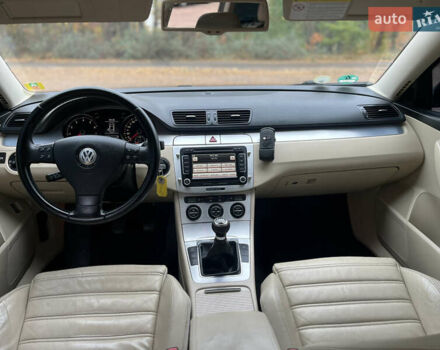 Черный Фольксваген Пассат, объемом двигателя 1.8 л и пробегом 245 тыс. км за 6999 $, фото 28 на Automoto.ua