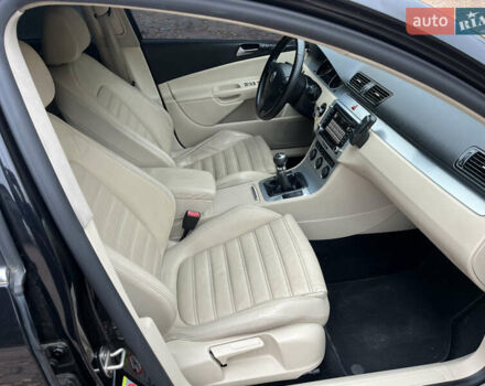 Черный Фольксваген Пассат, объемом двигателя 1.8 л и пробегом 245 тыс. км за 6999 $, фото 23 на Automoto.ua