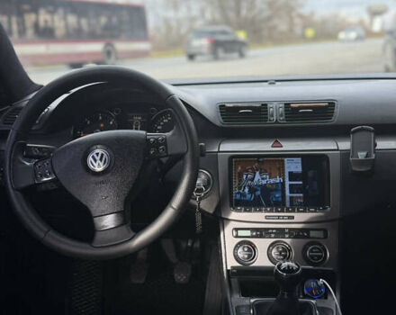 Черный Фольксваген Пассат, объемом двигателя 2 л и пробегом 263 тыс. км за 6100 $, фото 4 на Automoto.ua