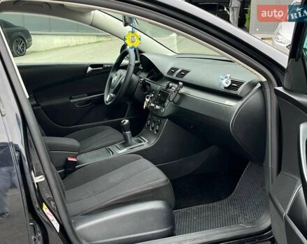 Черный Фольксваген Пассат, объемом двигателя 2 л и пробегом 366 тыс. км за 8290 $, фото 18 на Automoto.ua