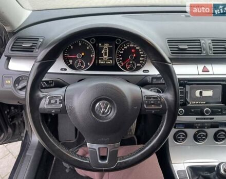 Черный Фольксваген Пассат, объемом двигателя 1.6 л и пробегом 221 тыс. км за 8000 $, фото 1 на Automoto.ua