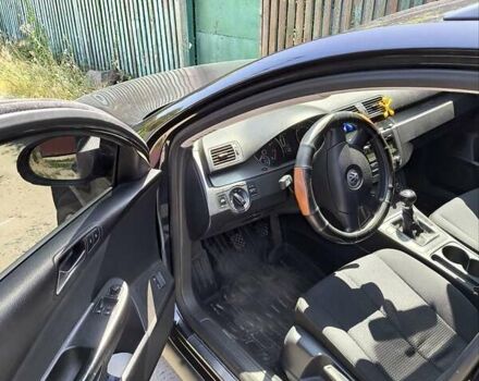 Черный Фольксваген Пассат, объемом двигателя 1.6 л и пробегом 200 тыс. км за 6800 $, фото 5 на Automoto.ua