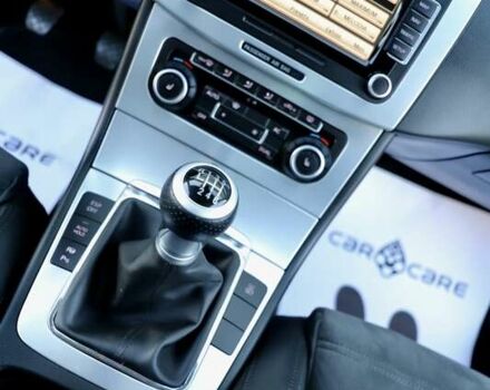 Черный Фольксваген Пассат, объемом двигателя 2 л и пробегом 239 тыс. км за 8800 $, фото 30 на Automoto.ua