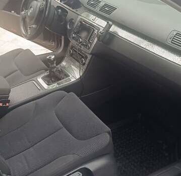 Чорний Фольксваген Пассат, об'ємом двигуна 1.6 л та пробігом 275 тис. км за 8300 $, фото 23 на Automoto.ua