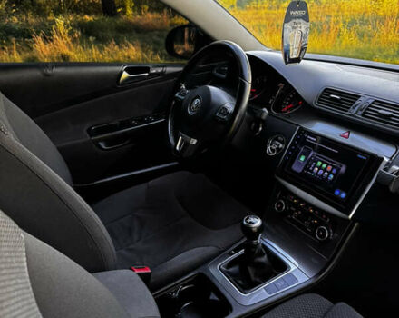 Черный Фольксваген Пассат, объемом двигателя 1.6 л и пробегом 229 тыс. км за 8222 $, фото 66 на Automoto.ua