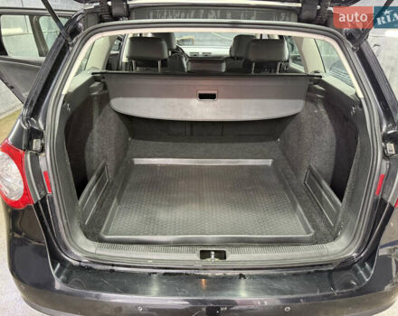 Черный Фольксваген Пассат, объемом двигателя 1.8 л и пробегом 234 тыс. км за 7200 $, фото 6 на Automoto.ua