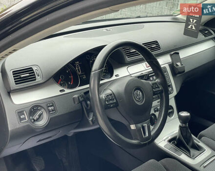 Черный Фольксваген Пассат, объемом двигателя 1.4 л и пробегом 197 тыс. км за 6500 $, фото 15 на Automoto.ua