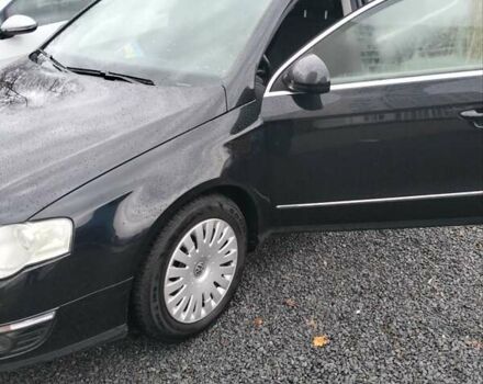 Черный Фольксваген Пассат, объемом двигателя 1.97 л и пробегом 326 тыс. км за 7500 $, фото 2 на Automoto.ua