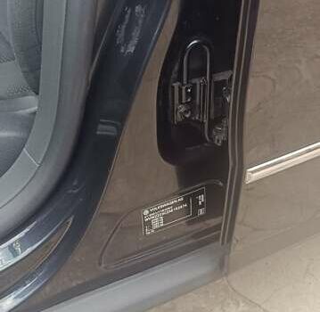 Чорний Фольксваген Пассат, об'ємом двигуна 1.6 л та пробігом 275 тис. км за 8300 $, фото 13 на Automoto.ua