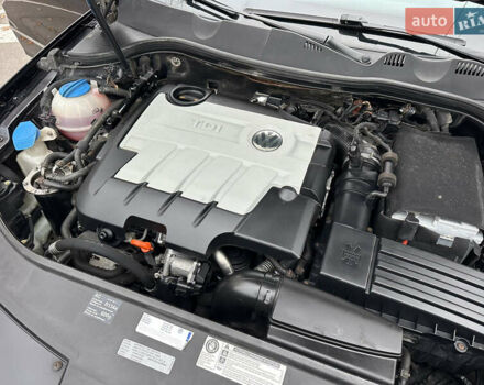 Черный Фольксваген Пассат, объемом двигателя 1.97 л и пробегом 235 тыс. км за 8499 $, фото 74 на Automoto.ua