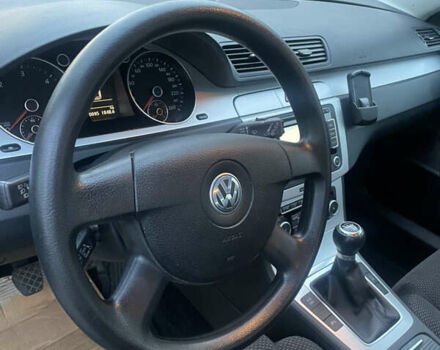 Чорний Фольксваген Пассат, об'ємом двигуна 1.6 л та пробігом 198 тис. км за 7550 $, фото 13 на Automoto.ua