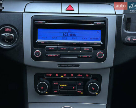 Чорний Фольксваген Пассат, об'ємом двигуна 1.6 л та пробігом 285 тис. км за 6999 $, фото 42 на Automoto.ua