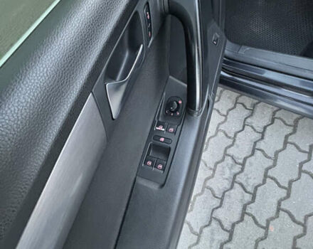 Черный Фольксваген Пассат, объемом двигателя 1.6 л и пробегом 333 тыс. км за 9300 $, фото 16 на Automoto.ua