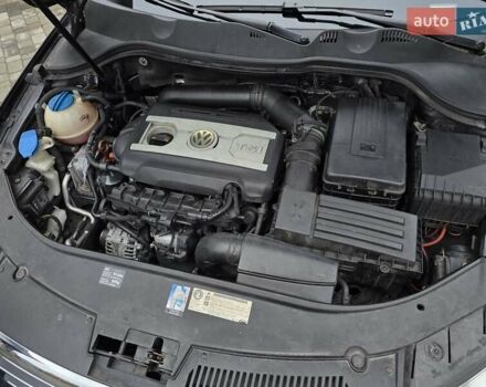 Черный Фольксваген Пассат, объемом двигателя 2 л и пробегом 225 тыс. км за 8800 $, фото 157 на Automoto.ua