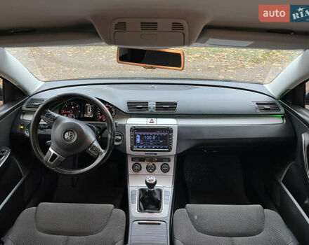 Черный Фольксваген Пассат, объемом двигателя 2 л и пробегом 377 тыс. км за 5900 $, фото 10 на Automoto.ua