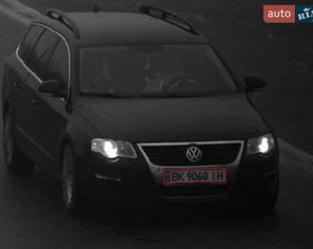 Черный Фольксваген Пассат, объемом двигателя 1.6 л и пробегом 280 тыс. км за 5600 $, фото 5 на Automoto.ua