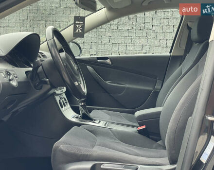 Черный Фольксваген Пассат, объемом двигателя 1.4 л и пробегом 197 тыс. км за 6500 $, фото 16 на Automoto.ua