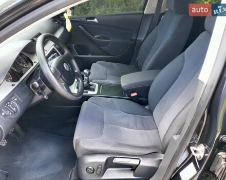 Чорний Фольксваген Пассат, об'ємом двигуна 1.4 л та пробігом 175 тис. км за 8950 $, фото 28 на Automoto.ua