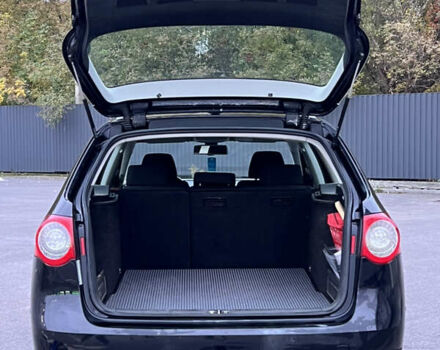 Черный Фольксваген Пассат, объемом двигателя 1.97 л и пробегом 322 тыс. км за 5850 $, фото 13 на Automoto.ua