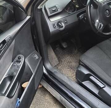 Черный Фольксваген Пассат, объемом двигателя 1.4 л и пробегом 180 тыс. км за 7700 $, фото 7 на Automoto.ua