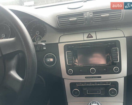 Чорний Фольксваген Пассат, об'ємом двигуна 1.6 л та пробігом 198 тис. км за 7550 $, фото 25 на Automoto.ua