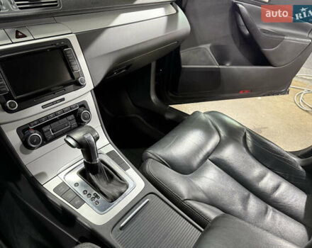 Черный Фольксваген Пассат, объемом двигателя 1.8 л и пробегом 234 тыс. км за 7200 $, фото 13 на Automoto.ua