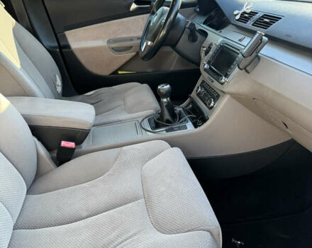 Черный Фольксваген Пассат, объемом двигателя 1.6 л и пробегом 351 тыс. км за 6700 $, фото 7 на Automoto.ua