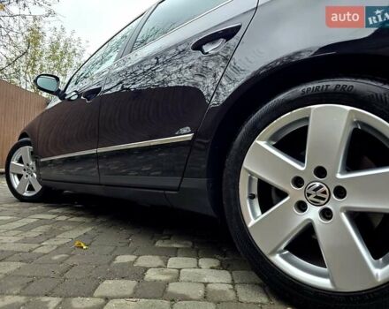 Черный Фольксваген Пассат, объемом двигателя 2 л и пробегом 225 тыс. км за 8800 $, фото 17 на Automoto.ua