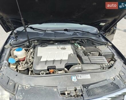 Черный Фольксваген Пассат, объемом двигателя 2 л и пробегом 370 тыс. км за 7800 $, фото 3 на Automoto.ua