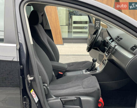 Черный Фольксваген Пассат, объемом двигателя 1.4 л и пробегом 197 тыс. км за 6500 $, фото 31 на Automoto.ua