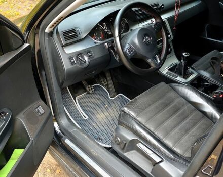 Черный Фольксваген Пассат, объемом двигателя 2 л и пробегом 340 тыс. км за 6800 $, фото 8 на Automoto.ua