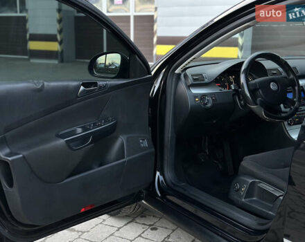 Чорний Фольксваген Пассат, об'ємом двигуна 1.6 л та пробігом 285 тис. км за 6999 $, фото 24 на Automoto.ua