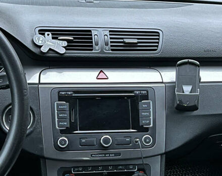 Черный Фольксваген Пассат, объемом двигателя 1.97 л и пробегом 322 тыс. км за 5850 $, фото 5 на Automoto.ua