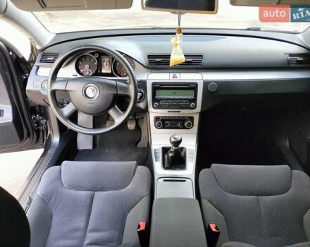 Чорний Фольксваген Пассат, об'ємом двигуна 1.4 л та пробігом 175 тис. км за 8950 $, фото 24 на Automoto.ua