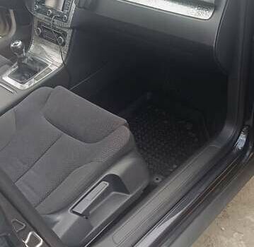 Чорний Фольксваген Пассат, об'ємом двигуна 1.6 л та пробігом 275 тис. км за 8300 $, фото 21 на Automoto.ua