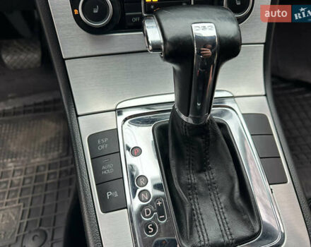 Черный Фольксваген Пассат, объемом двигателя 1.97 л и пробегом 235 тыс. км за 8499 $, фото 69 на Automoto.ua