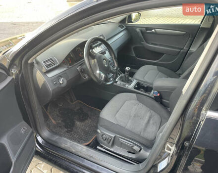 Черный Фольксваген Пассат, объемом двигателя 1.97 л и пробегом 290 тыс. км за 8350 $, фото 12 на Automoto.ua