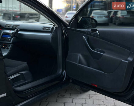 Чорний Фольксваген Пассат, об'ємом двигуна 1.6 л та пробігом 285 тис. км за 6999 $, фото 31 на Automoto.ua