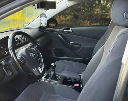 Черный Фольксваген Пассат, объемом двигателя 1.6 л и пробегом 229 тыс. км за 8222 $, фото 58 на Automoto.ua