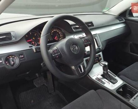 Черный Фольксваген Пассат, объемом двигателя 1.97 л и пробегом 239 тыс. км за 9222 $, фото 40 на Automoto.ua