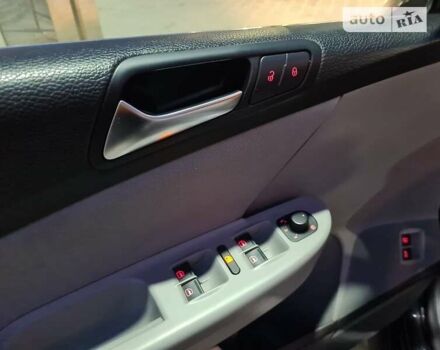 Черный Фольксваген Пассат, объемом двигателя 1.6 л и пробегом 340 тыс. км за 7000 $, фото 45 на Automoto.ua